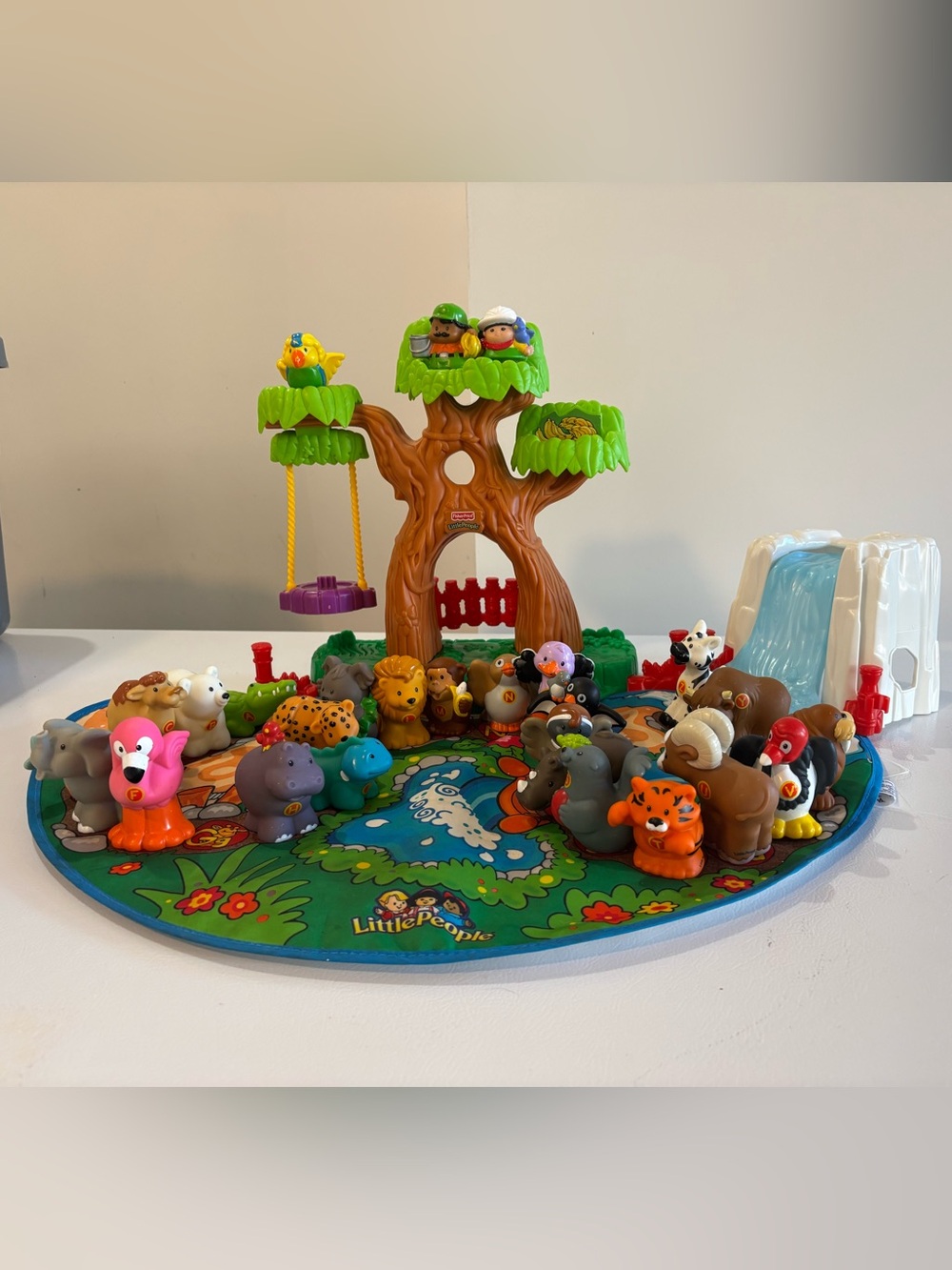 Fisher Price Little People A to Z Learning Zoo Mat WORKS W/ 24 Animals & Keepers